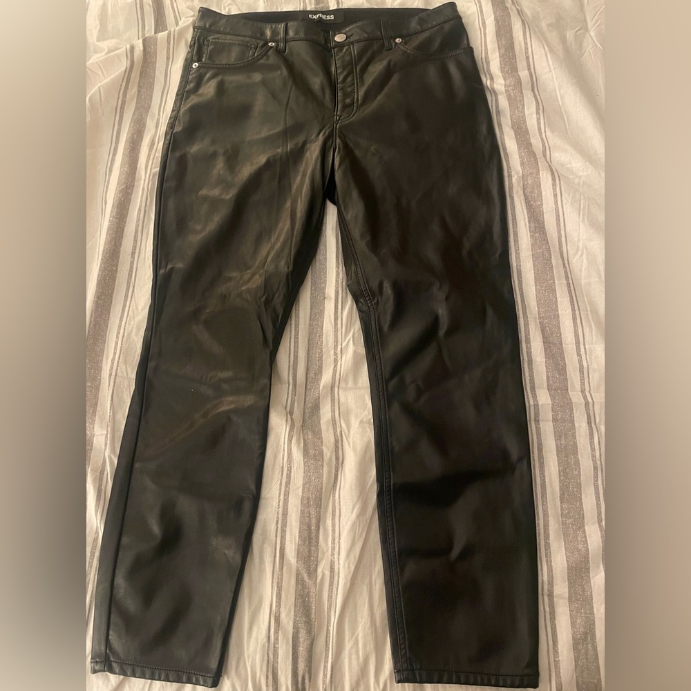 Woman’s Express 12R stretch leather pants.